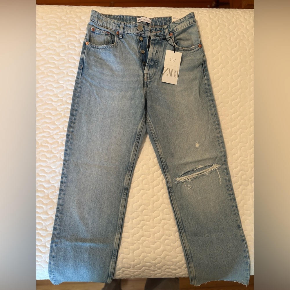 Woman’s Zara Straight Jeans